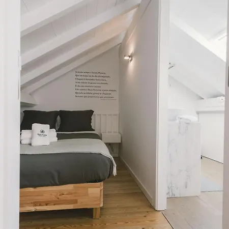 60 - Lusiadas I Peniche