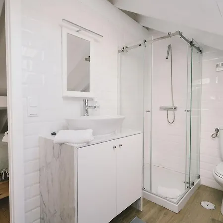 60 - Lusiadas I Apartment